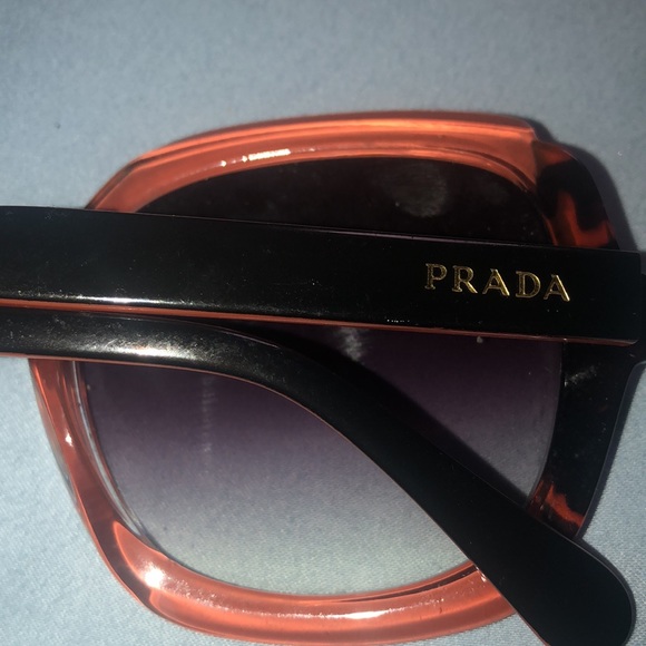 Prada Oversized Sunnies - Picture 3 of 8